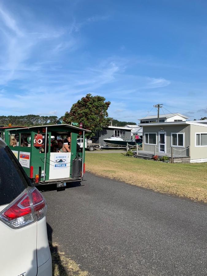 Urenui Beach Bach Esterno foto