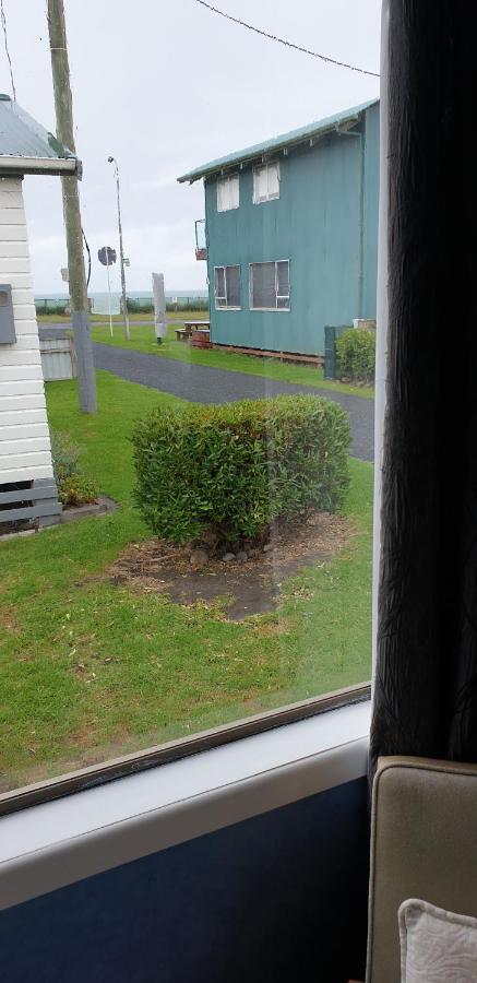 Urenui Beach Bach Esterno foto